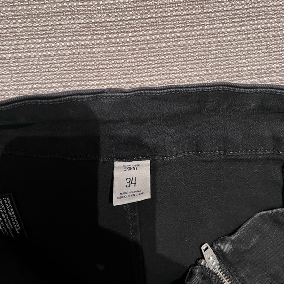 $10 CLEAR OUT SALE - Urban Outfitters flat front jeans with side zip. Size 34 - Picture 4 of 5